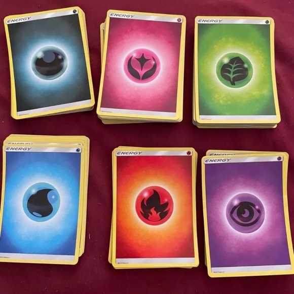 Pokemon Cards: tons of energy cards! - Picture 1 of 1
